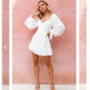 Selfie Leslie small white elegant dress